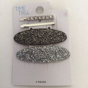 GLAM ROCK. CRYSTAL HAIR CLIPS NWT